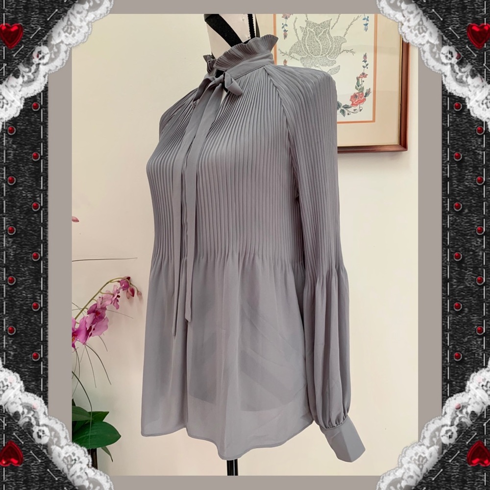 Banana Republic Tied Neck Pleated Blouse - Picture 2 of 8